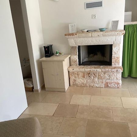 Relais Trulli Le Icone Bed and Breakfast Ostuni Εξωτερικό φωτογραφία